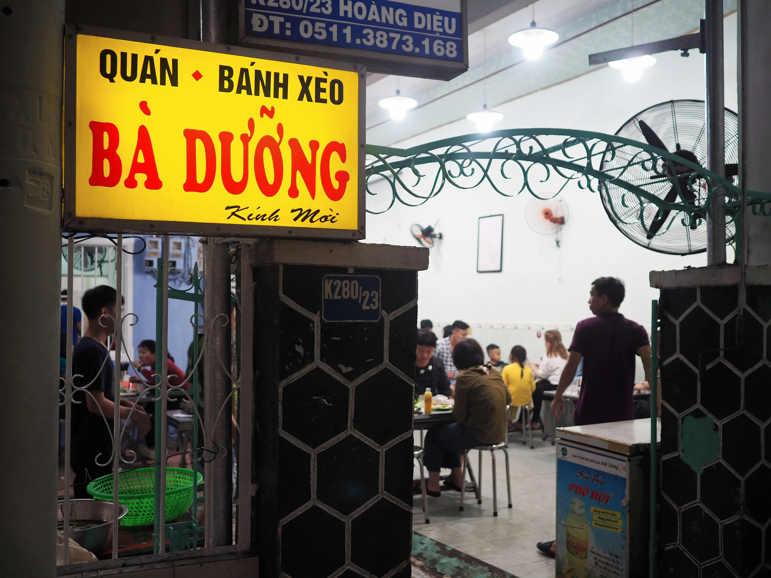 Ba Duong is a popular spot to eat Banh Xeo, crispy rice pancakes. 